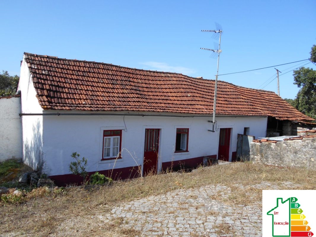 Stone house to renovate about 5km from Alvaiázere. Property for Sale